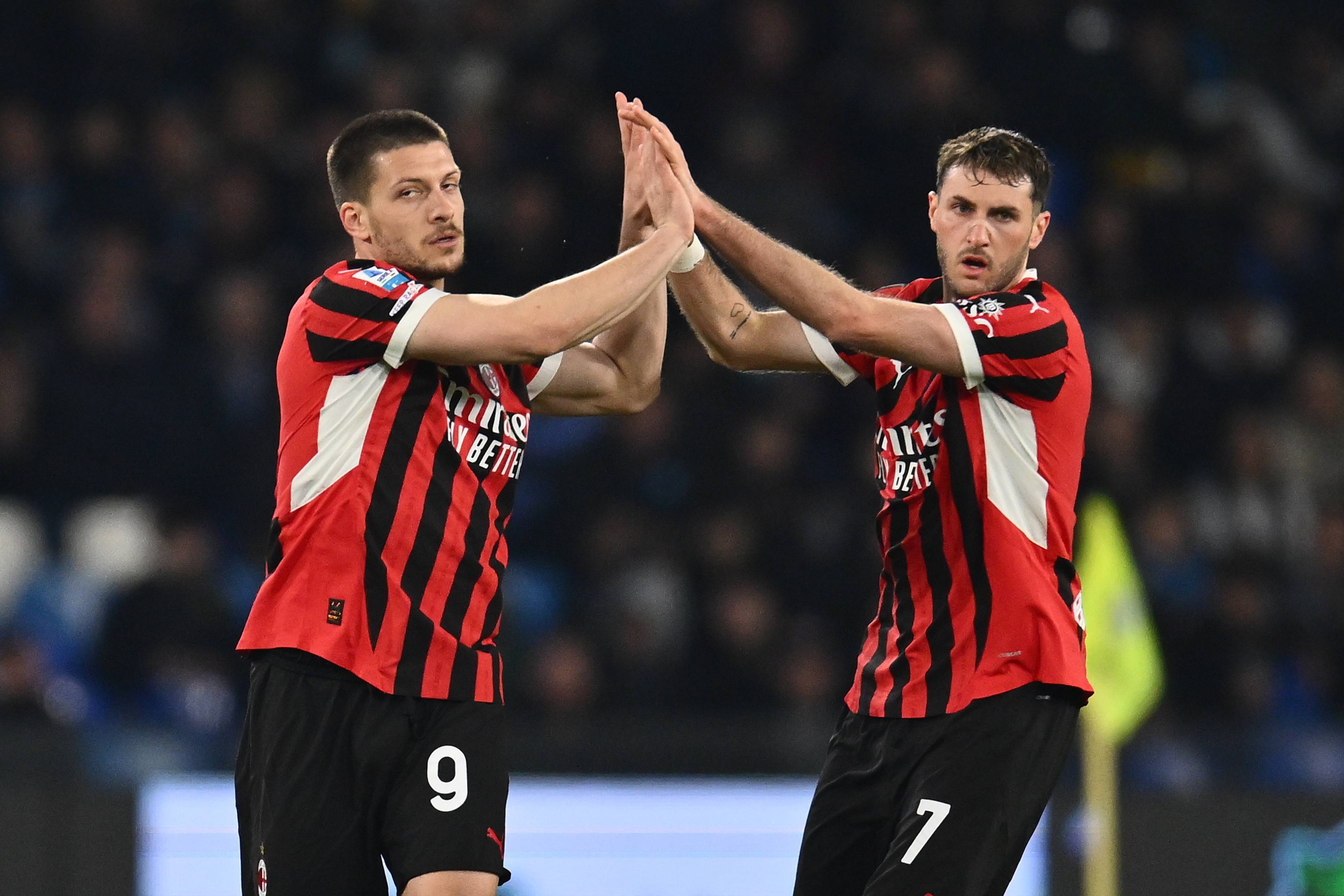 英雄联盟-冲刺阶段意大利杯传出新动向；皇家马德里防线松动；管理层表态——引发热议；赛程密集仍需轮换的简单介绍